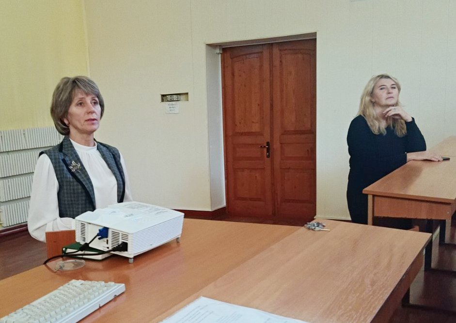 Зустріч розпочала декан доц. Г.Бачинська